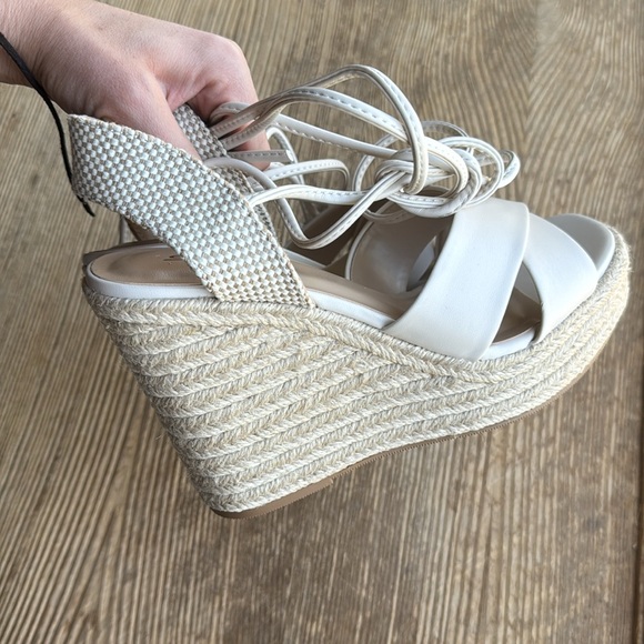 Women’s size 7.5 Soda cream color wedges - Picture 5 of 9